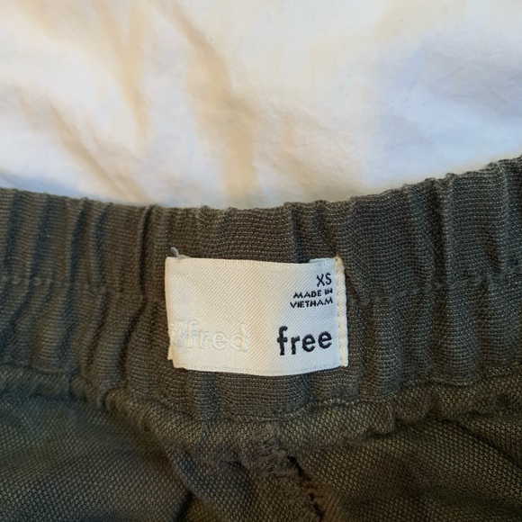 wilfred/aritzia shorts - Picture 2 of 3